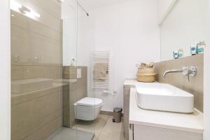 BONAPARTE 42 - 1 bedroom near Port and Place Garibaldi