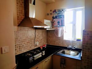 Entire Studio AptSuite near MallMetroExpoMart