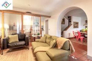 Villa Emilia con Piscina & Panorama su Lucca by TuscanyWeGo