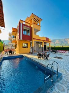 Pvt poolside 3Bhk villa at lonavala