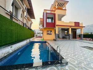 Pvt poolside 3Bhk villa at lonavala