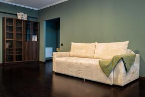 MoHost Tampa Gardens - cozy vibes with a mountain view