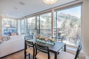 Ski-in Ski-Out 3BR with AC & Unobstructed Views