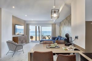 Apartamentos Paseo Maritimo by Expoholidays 5 y 9