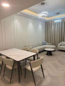 403,1 BHK lake View, V3 tower, JLT Royal Montania
