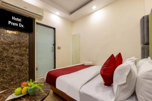 Hotel Prem Deluxe 2 Min Walk From New Delhi Railway Station