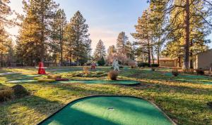 1BR Condo near Mt Bachelor with Resort Amenities