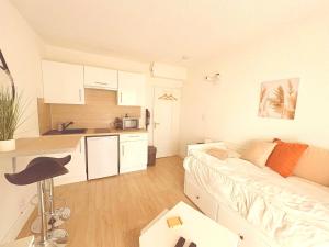 Studio avec balcon, centre-ville, clim, wifi & plage