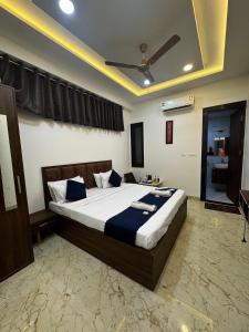 Royal Taj Twin Palace