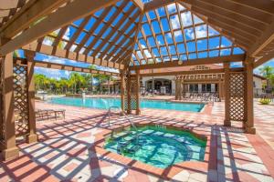 Stylish 4BR Townhome Private Pool BBQ & Near Disney