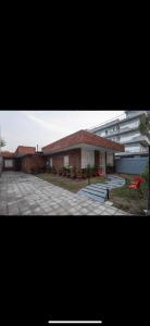 The carmine house-Private 4 BHk luxury retreat in sector 132, Noida