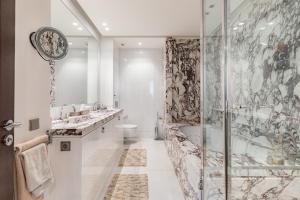 Luxury Private Apartment with Rooftop in Neuilly-sur-Seine