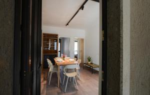 Cozy Apartment In Viareggio With Wifi