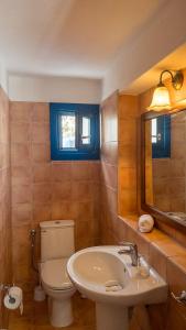 Cycladic Two bedroom House With a Shared Pool