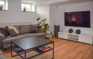 Cozy Apartment In Ystad With Wifi
