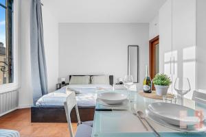 ALZ54 Navigli Bright View of the Navigli