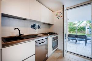 GuestHost - Villa Armida steps from the sea