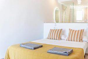 Sea-Castle View 2BR Flat - AC, Wi-Fi, Parking