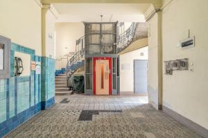 Downtown Jewish Quarter Ruin Bar with 2 Full Bath