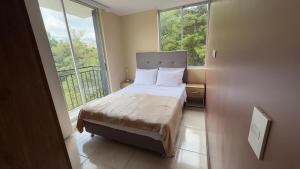 Moderno apto con excelentes vistas mas Wifi 900mb