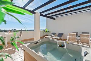 Luxurious penthouse with jacuzzi and panoramic sea views