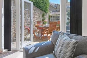 3 Bed House - Garden Wifi Free Parking