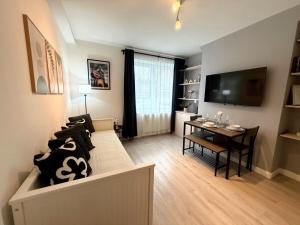 Modern 2BR Flat - Walk to London Bridge & Borough Market