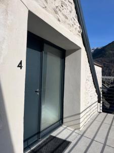 Le Vieux Bourg Apartment 4, Spacious 3 bedroom Apartment, Ski & Cycle