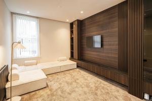 Spacious 3BR Townhouse Near Hyde Park