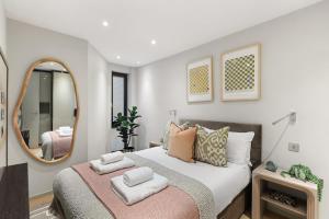 Bright 3BR London Flat w Full Kitchen