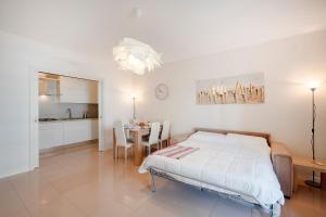 GuestHost - Le Vele Apartment with balcony