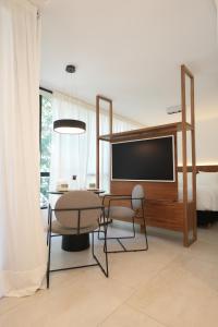 Aira Apart Boutique - Solo Adultos