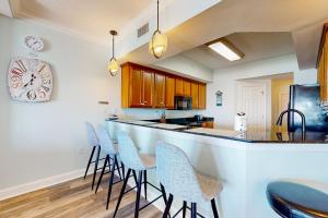 Paradise Shores 305
