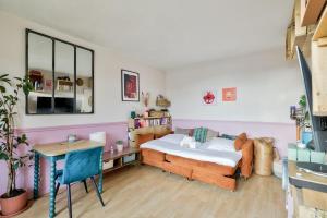 Stunning studio with terrace at the gates of Paris