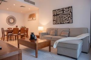 Stylish 1BR close to Metro and Dubai Marina