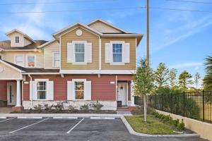 5 Suites Sleeps 14 Lion King Mickey Theme