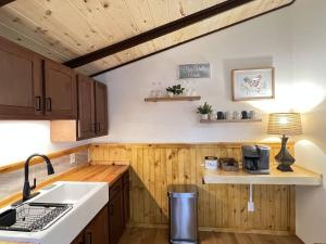 Muir Valley Vista- Hot Tub, Firepit, Pet Friendly