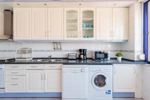 Almirante Home with 3 Bedrooms