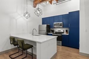 Brick & Bed Riverfront Lofts, T 305