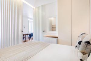 Romantic Alfama Getaway