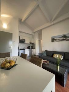 Appartement 2 chambres 6 pers piscine, 50m du lac