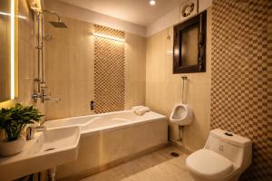 Hotel Oxygen Crown-Couple Friendly-Noida Sector 19