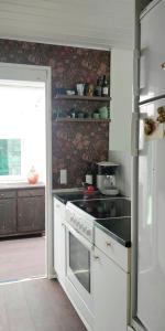 Victorian Summer House On Beautiful Natural Plot