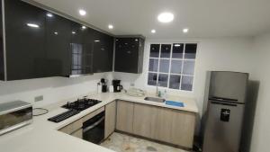 GURUS FR - Amplio, iluminado, Circunvalar 3H-2B, Parqueadero