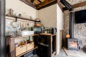 Cornwall Log Burner no cleaning fee