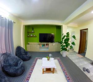 Everestairbnb 3BHK Family home in Budhanilkantha