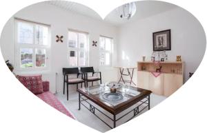 Two seperate apartments for friends and families