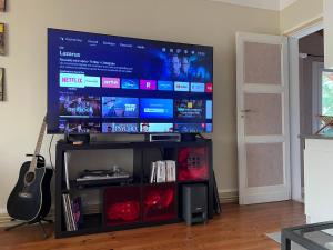 Chambres dhôtes et T2 dans écolieu arts, ride et autres activités