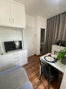 KIT com Ar cond - 5 min do aeroporto