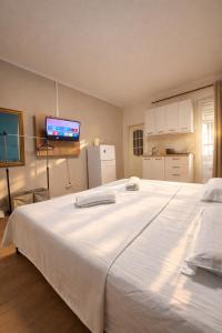 Boulevard Terrace Apartment near Blloku, Tirana